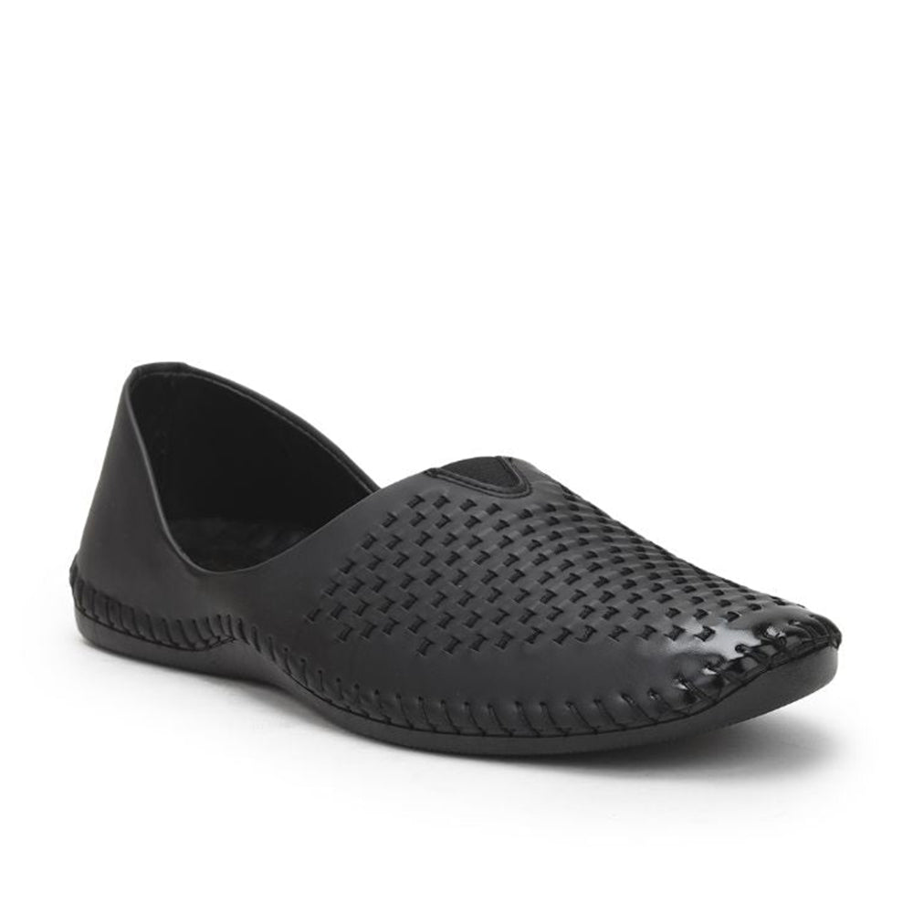 Fortune (Black) Casual Mojari Shoes For Men Avn-4 By Liberty