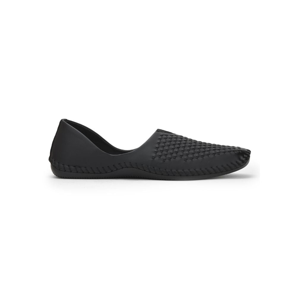 Fortune (Black) Casual Mojari Shoes For Men Avn-4 By Liberty