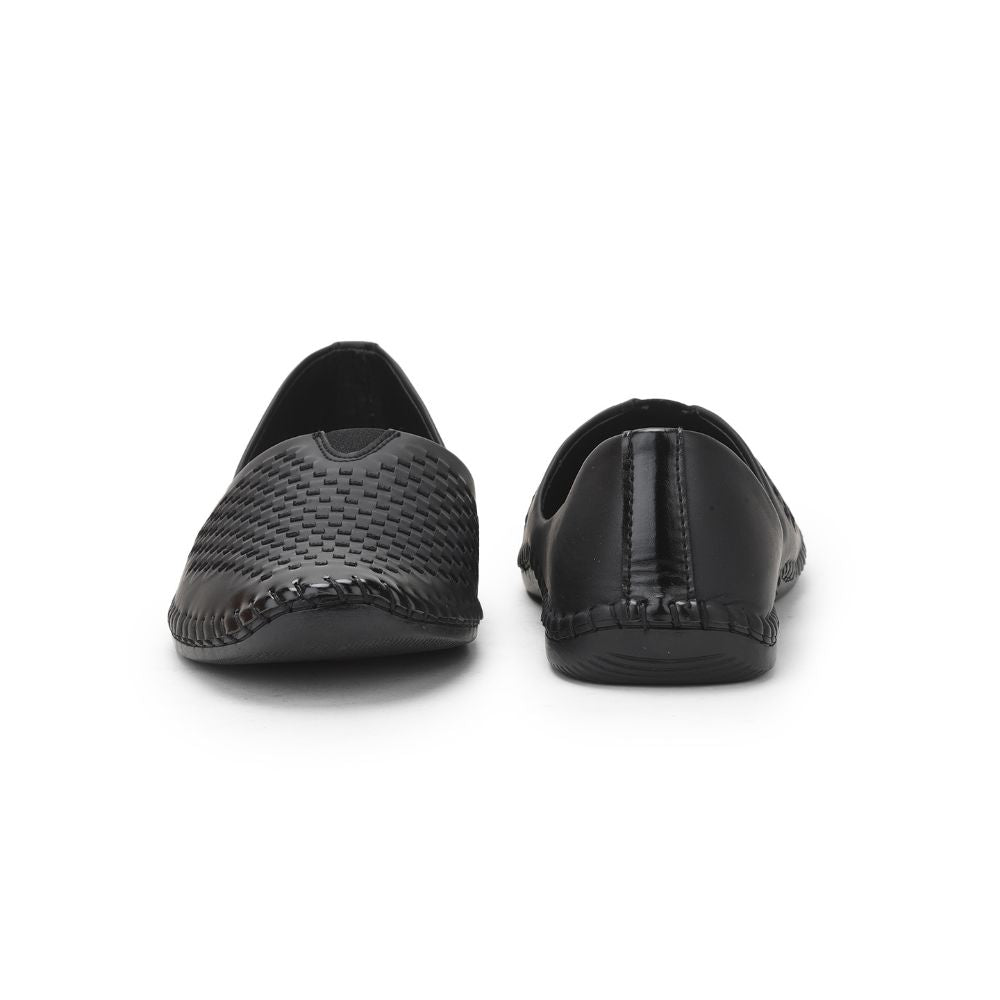 Fortune (Black) Casual Mojari Shoes For Men Avn-4 By Liberty