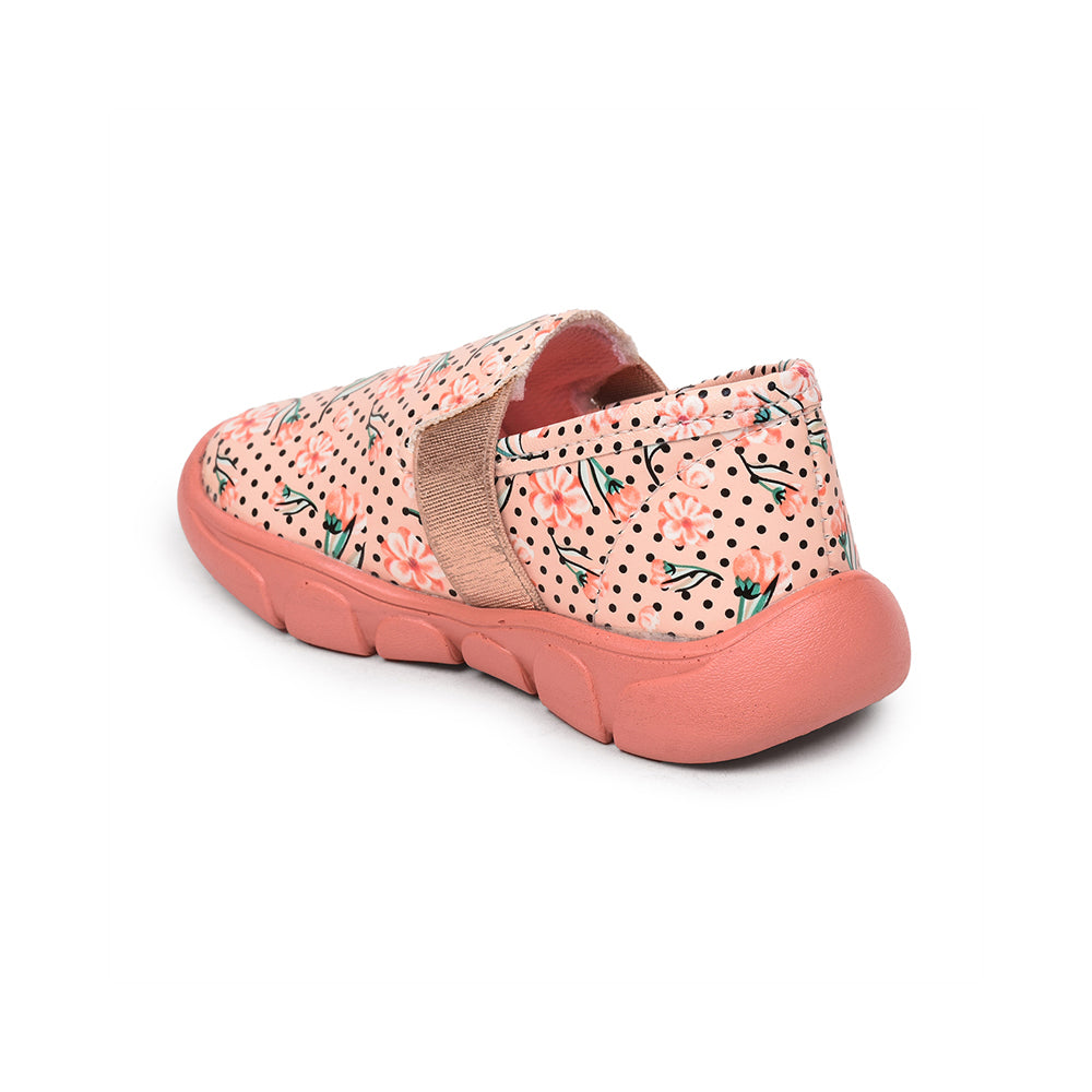 Lucy & Luke (White) Casual Non Lacing Shoes For Kids FLYNN-32 By Liberty