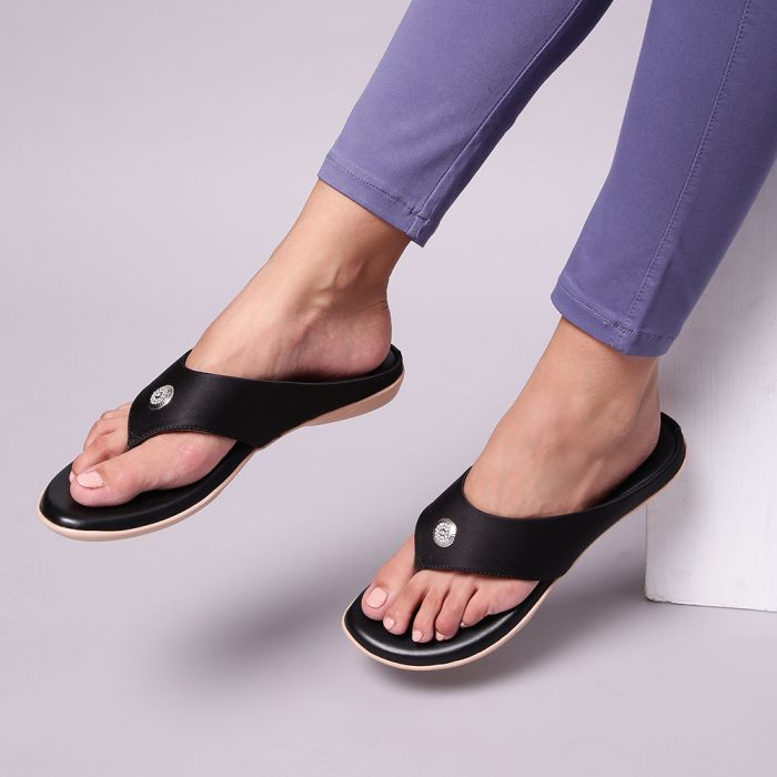 Buy Black Flip Flop & Slippers for Women by BEST FOOTS Online | Ajio.com